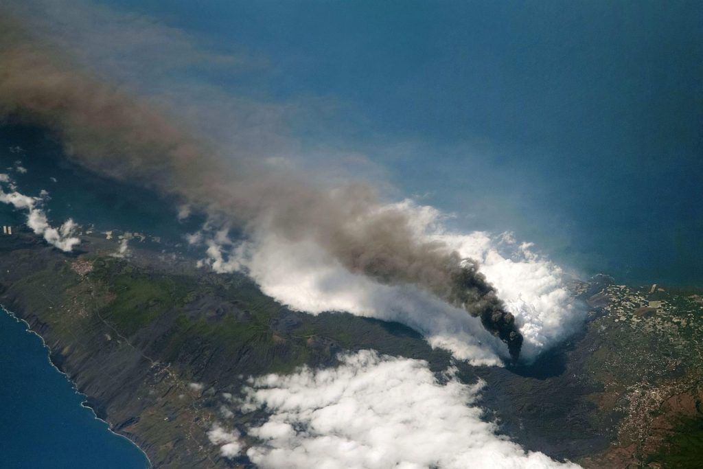 La imagen del volcán en Cumbre Vieja gana el concurso de la mejor foto del año en la NASA