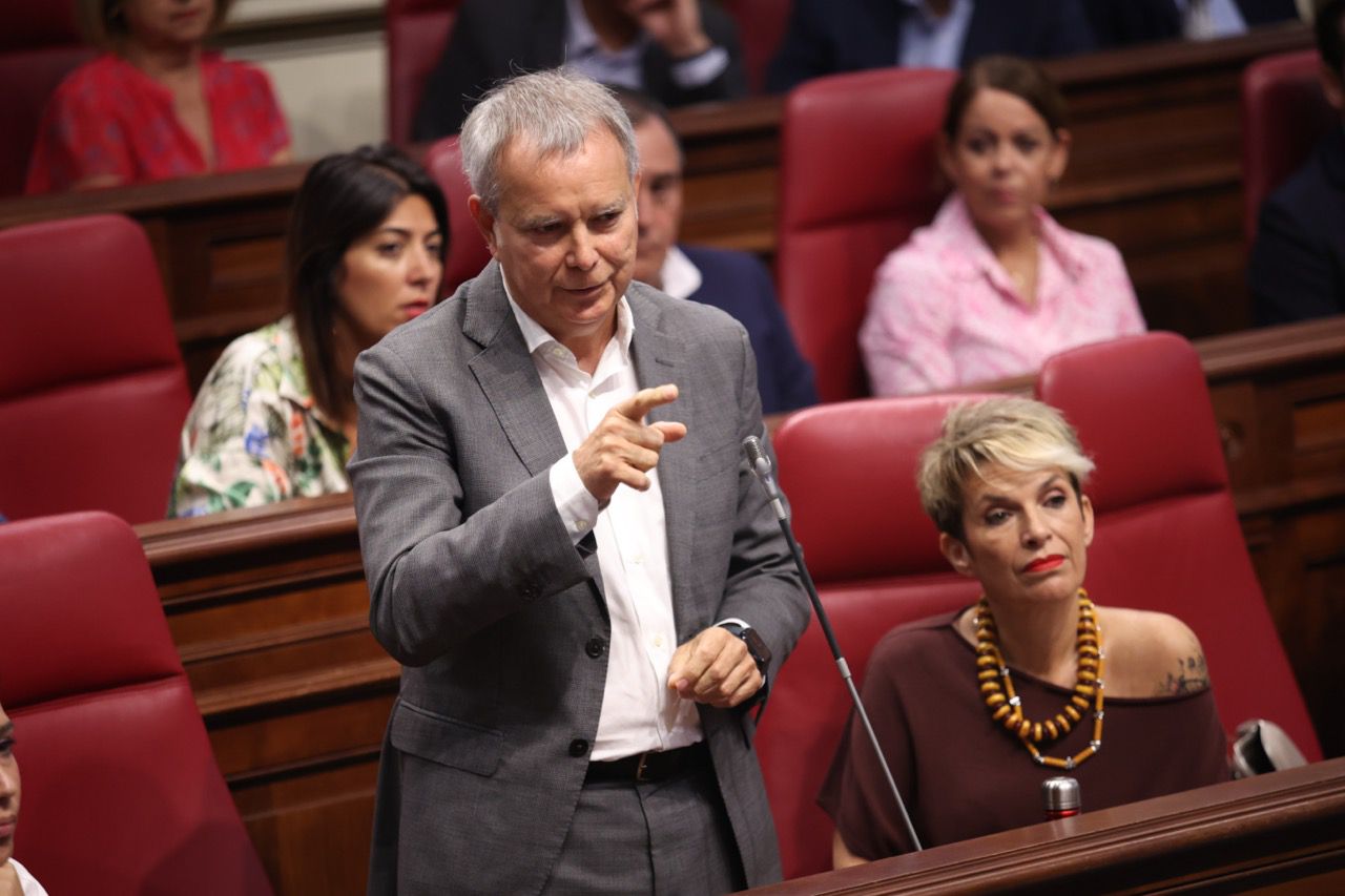 El PSOE exige la convocatoria urgente del Pacto Canario por la Inmigración