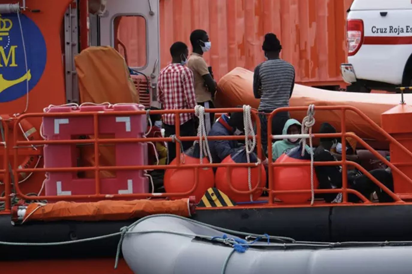 Rescatan nueve pateras con 426 inmigrantes en aguas cercanas a Canarias en las últimas 24 horas