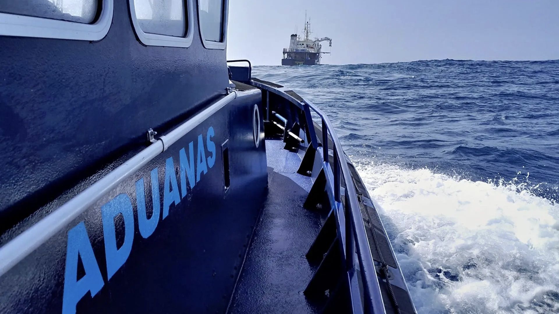 Diez detenidos en un carguero con 4.000 kilos de cocaína interceptado al nordeste de Lanzarote