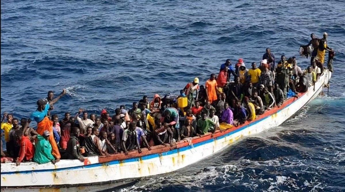 Nuevo cayuco con 138 migrantes