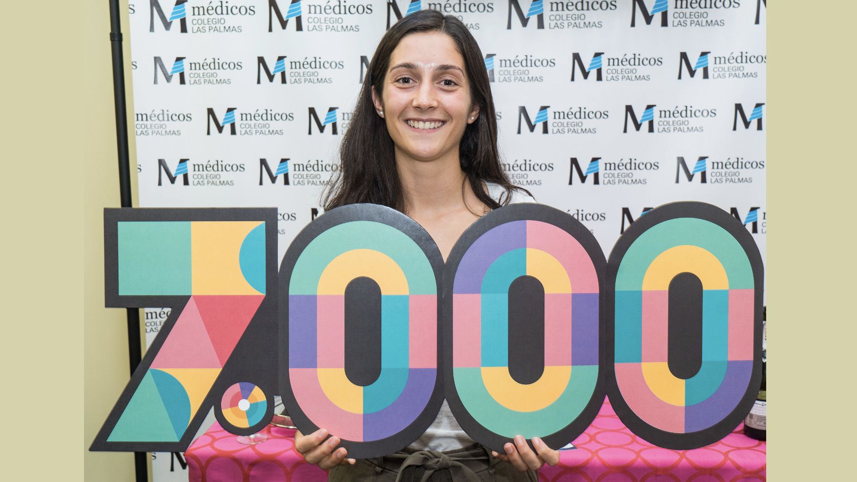 El Colegio de Médicos de Las Palmas da la bienvenida a su colegiada 7.000