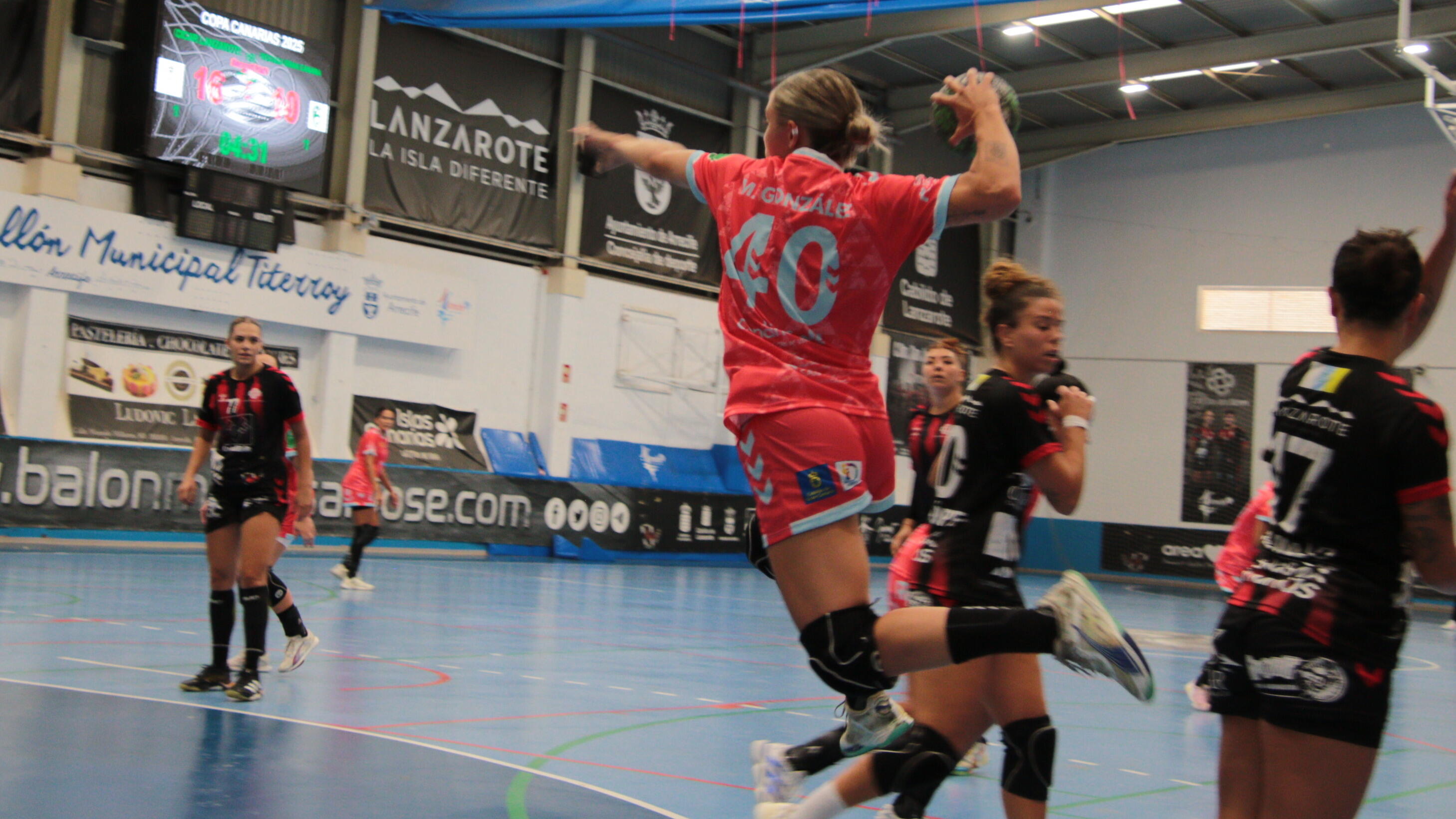 Un combativo Rocasa Gran Canaria roza la remontada ante el San José Obrero y cierra con nota la pretemporada