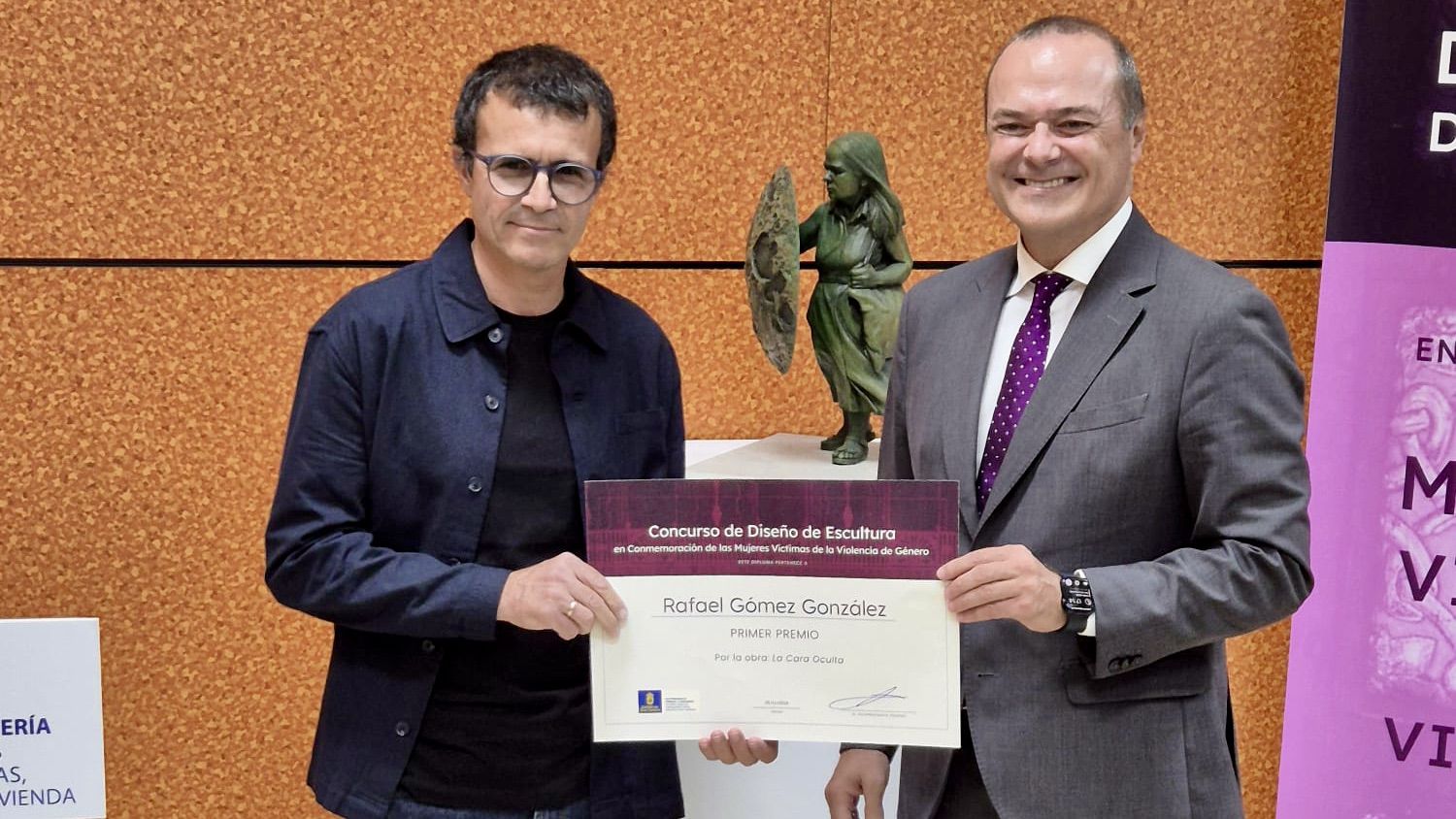 Rafael Gómez gana el Concurso de Esculturas en homenaje a las víctimas de violencia machista