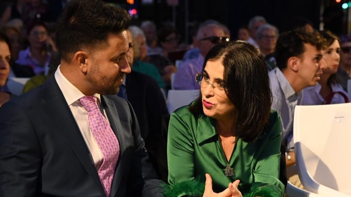 Darias destaca la buena vecindad de La Isleta durante el inicio de las Fiestas de La Naval 