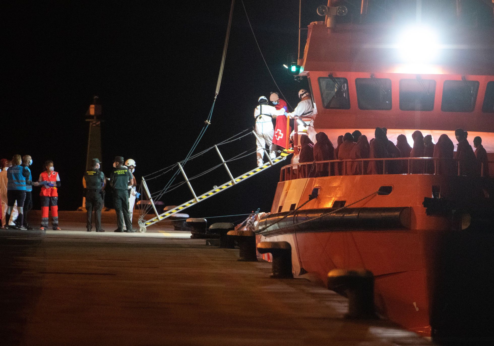 Llegan ocho pateras desde la tarde de ayer a Canarias con al menos 238 migrantes