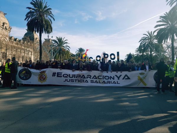 El éxito de los 160.000 manifestantes de Jusapol derrota a Rajoy en Barcelona