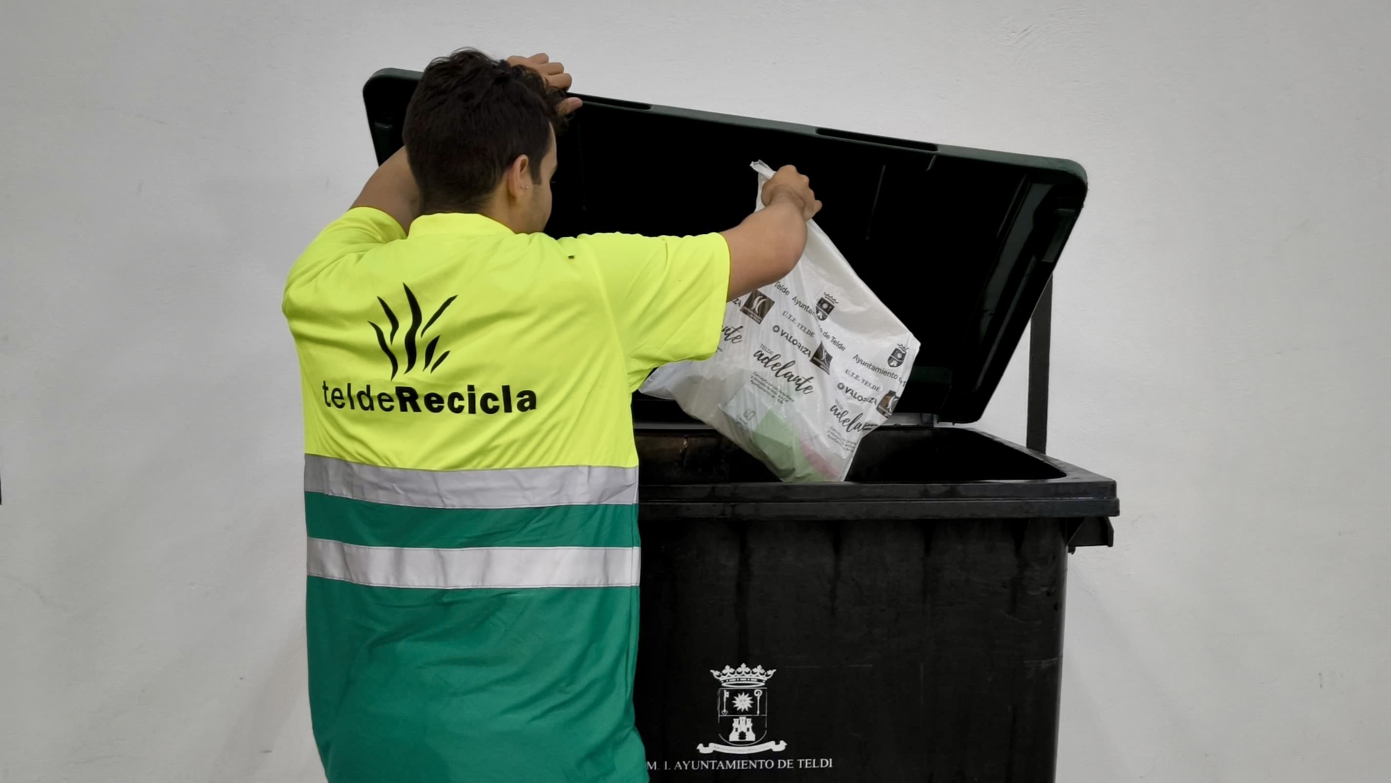 Telde concienciará sobre la limpieza con reparto de bolsas el día de los fuegos en Melenara