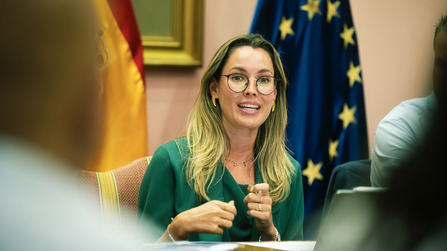 María Fernández agiliza los trámites para obtener los pagos de las subvenciones al transporte de viajeros