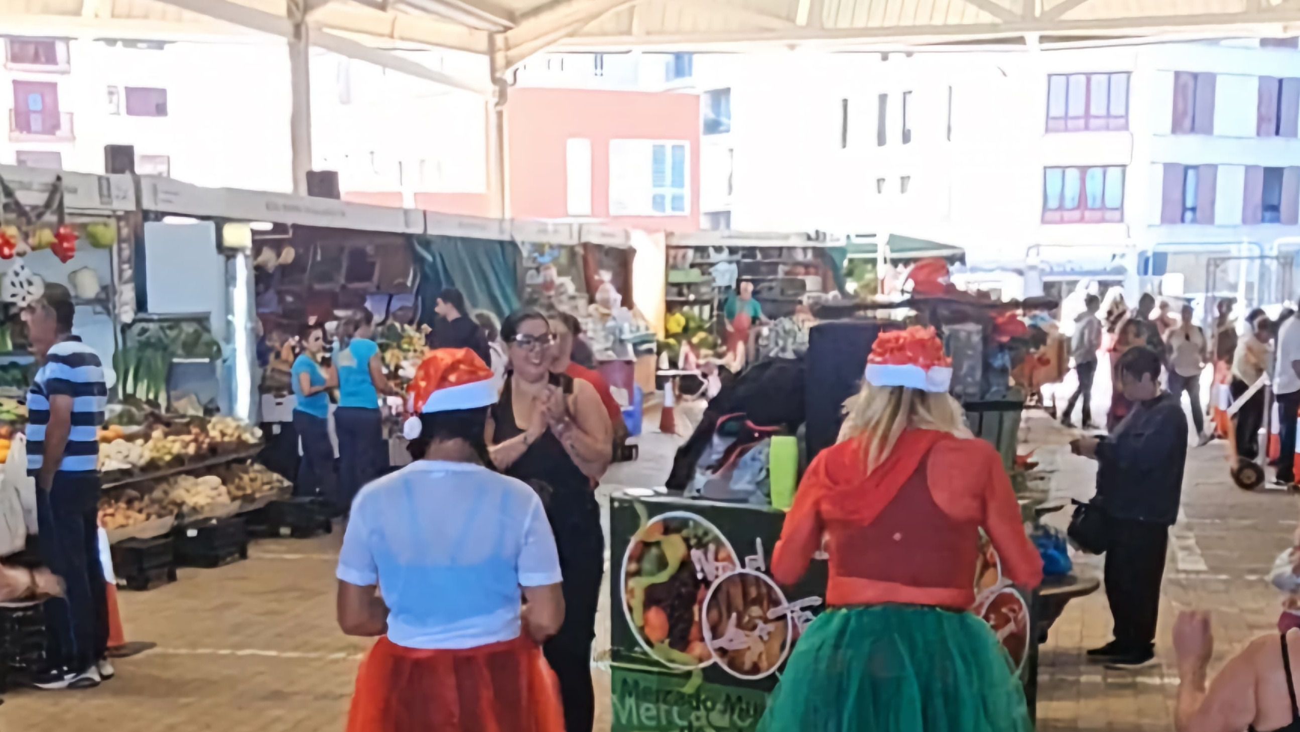 El Mercado Municipal de Telde se convierte en pista de zumba por Navidad 