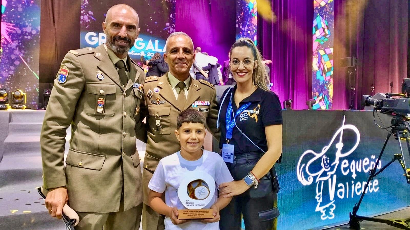 El Regimiento de Infantería Canarias 50 recibe el premio Pequeño Valiente