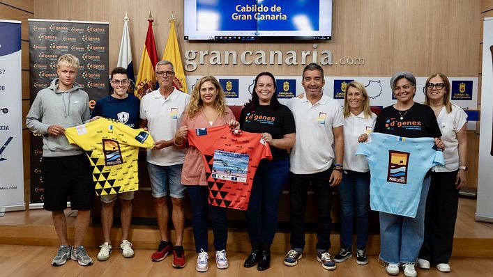 Las Canteras acoge el campeonato de surf solidario Los Muellitos