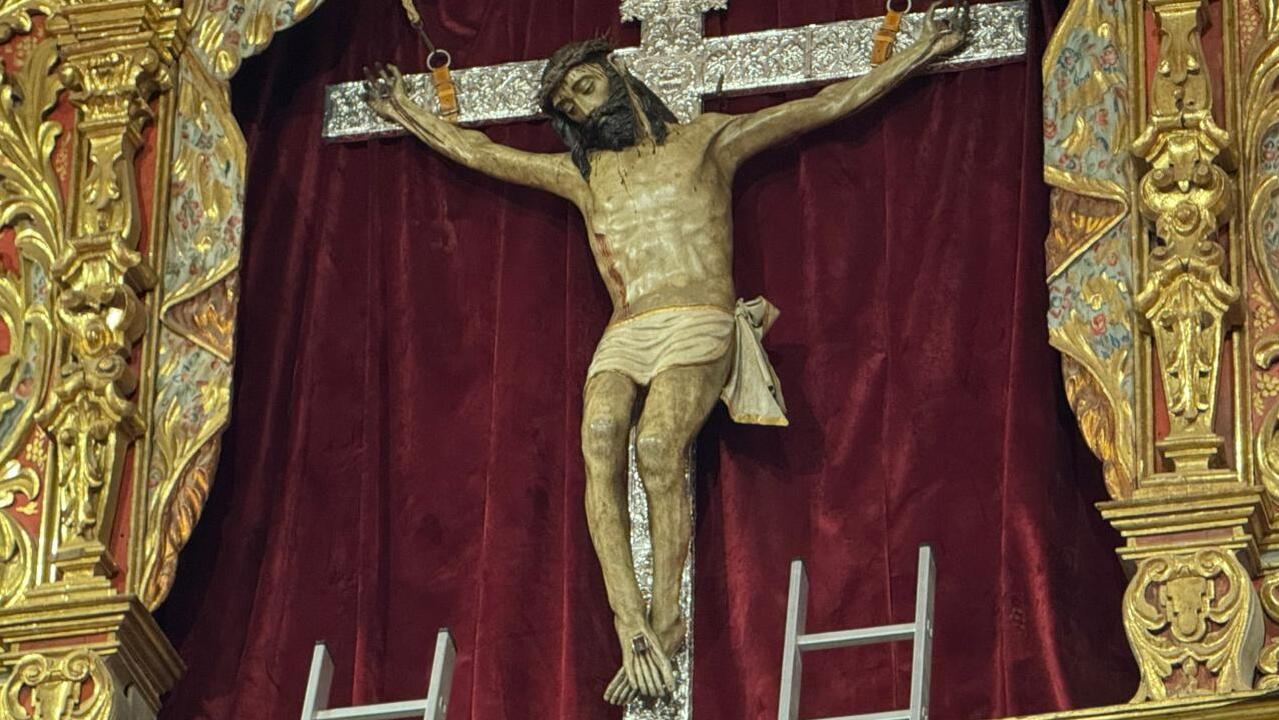 El Santo Cristo de Telde regresa a lo más alto del altar tras diez días de devoción y euforia