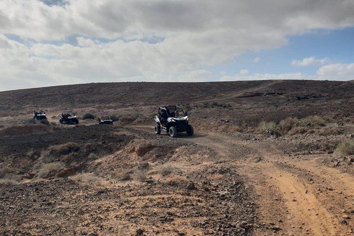 Fallece una mujer y otra está en estado crítico tras caer con un 'buggy' por un barranco en Lanzarote