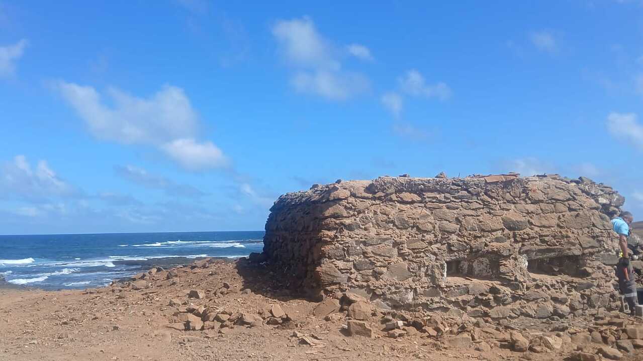 El Ayuntamiento de LPGC desocupa el búnker histórico de La Punta de El Confital 