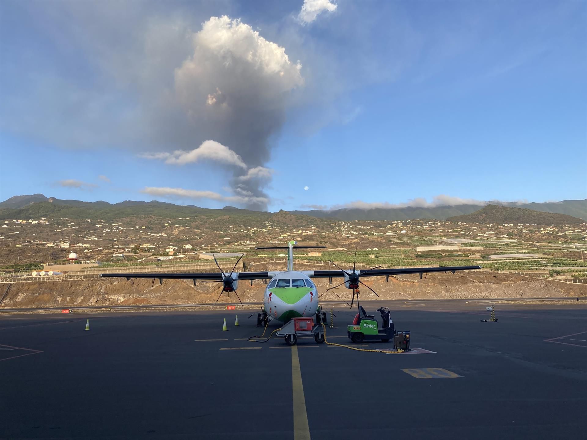 El aeropuerto de La Palma está operativo aunque con tres vuelos cancelados con Madrid y Alemania