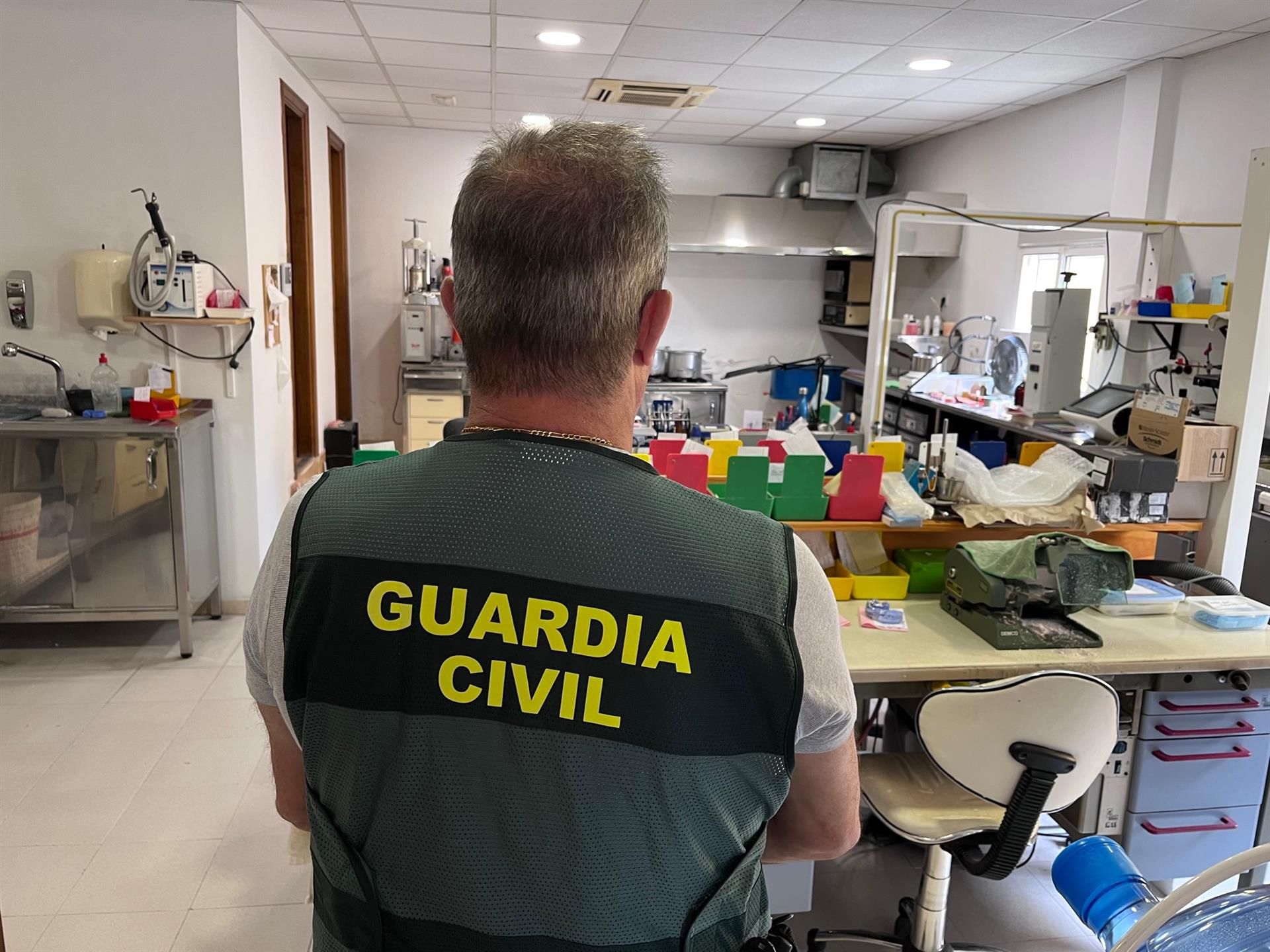 Cuatro investigados en Tenerife por ejercer como dentistas sin tener la titulación