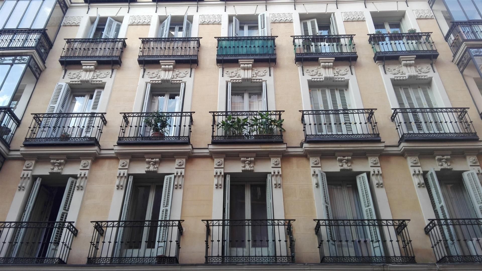 El precio de la vivienda usada se encareció en Canarias un 11,98% en abril, según pisos.com