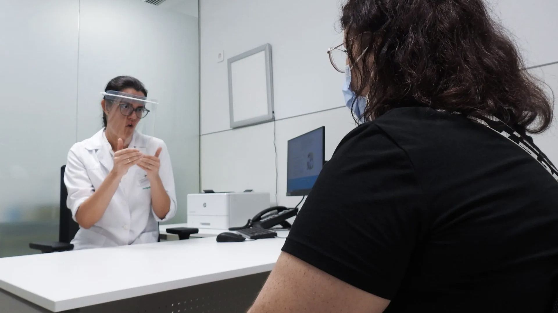 Hospiten Roca incorpora una nueva consulta en lengua de signos