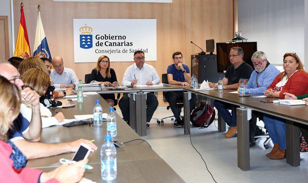 Canarias anuncia una OPE 2022 de estabilizacción para unos 12.150 profesionales del SCS