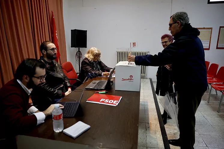 Tras consultar, la mayoría del PSOE respalda la amnistía